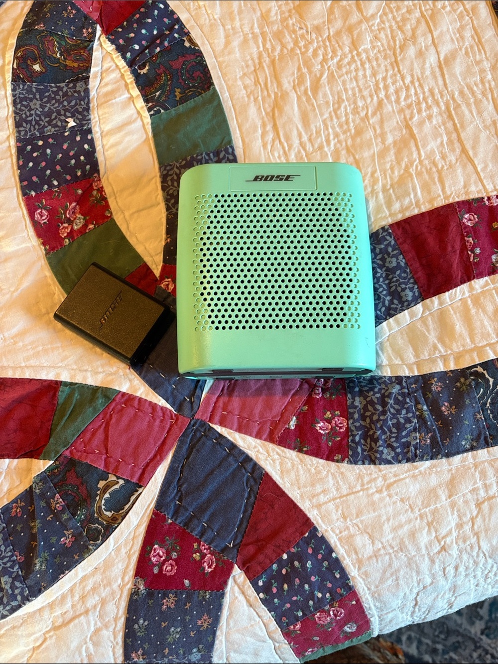 Bose Portable Bluetooth Speaker - Mint Model 415859 Like New!